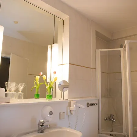 Schere Hotell 4*